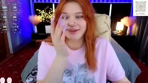 Snapshot of clumsy_nana chatting on February 2026 01:40:01 PM clumsy_nana online show from February 2026 01:40:01 PM