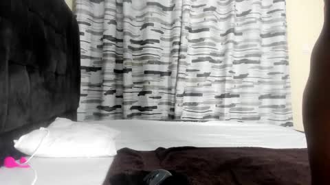 coco_leila online show from February 2025 03:11:01 AM