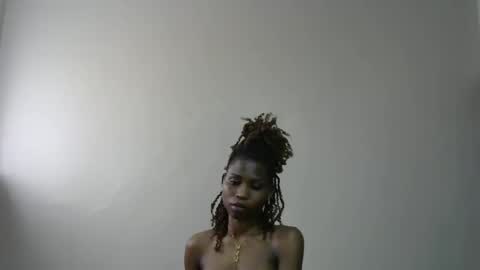 Snapshot of coco_luna chatting on February 2026 12:42:02 PM Luna online show from February 2026 12:42:02 PM