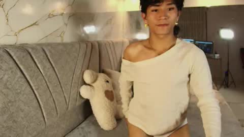 Snapshot of cococumps chatting on April 2026 11:33:01 AM COCO online show from April 2026 11:33:01 AM