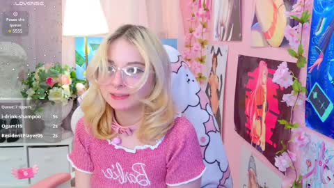 Mia online show from January 2025 03:09:02 AM