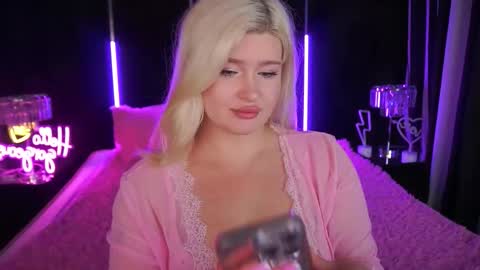 onlyfans amyleyy online show from September 2025 01:13:01 PM