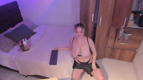 cocovolkovva online show from February 2025 07:43:02 PM