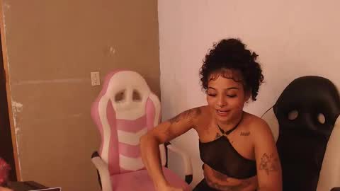 coffe_eyes online show from October 2025 04:01:02 AM