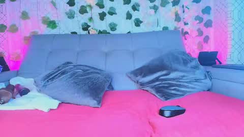 colett online show from October 2025 11:51:02 AM