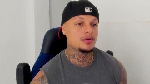 Snapshot of colin_prince2 chatting on January 2025 10:01:01 PM COLIN online show from January 2025 10:01:01 PM