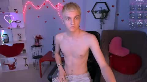 Snapshot of colin_storm chatting on June 2026 10:35:01 PM colin online show from June 2026 10:35:01 PM