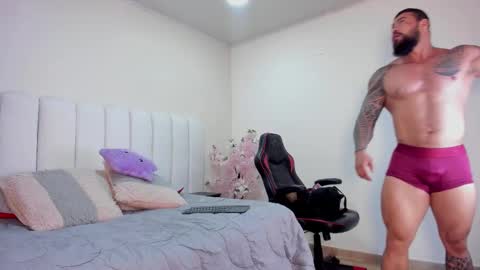 college_muscle_ass online show from September 2025 01:49:01 AM