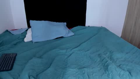 college_muscle_ass online show from April 2026 08:24:02 PM