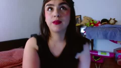 Snapshot of collette_beaufoy chatting on June 2026 07:01:02 AM Collette online show from June 2026 07:01:02 AM
