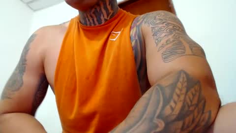 Snapshot of colombian_monster_cock chatting on December 2024 05:10:01 PM camilo online show from December 2024 05:10:01 PM