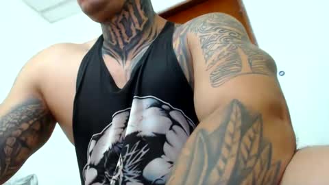 Snapshot of colombian_monster_cock chatting on December 2024 11:16:02 PM camilo online show from December 2024 11:16:02 PM