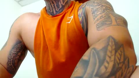 Snapshot of colombian_monster_cock chatting on January 2025 06:20:01 PM camilo online show from January 2025 06:20:01 PM