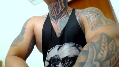 Snapshot of colombian_monster_cock chatting on January 2025 06:57:01 AM camilo online show from January 2025 06:57:01 AM