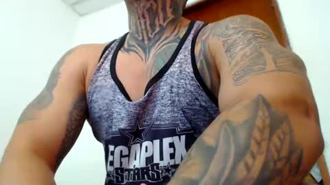Snapshot of colombian_monster_cock chatting on February 2025 05:54:01 PM camilo online show from February 2025 05:54:01 PM