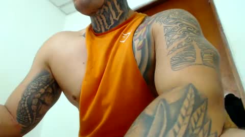 Snapshot of colombian_monster_cock chatting on February 2025 10:42:02 PM camilo online show from February 2025 10:42:02 PM