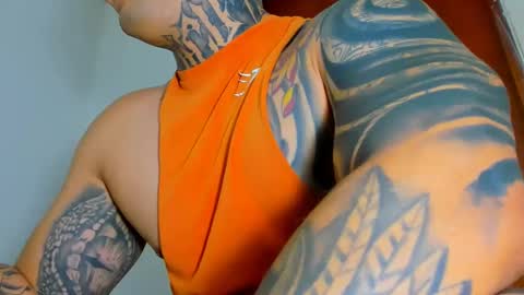 Snapshot of colombian_monster_cock chatting on October 2025 01:26:01 AM camilo online show from October 2025 01:26:01 AM