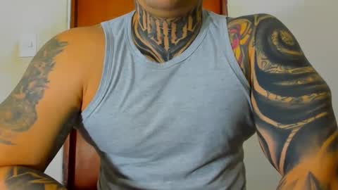 Snapshot of colombian_monster_cock chatting on October 2025 06:32:02 AM camilo online show from October 2025 06:32:02 AM