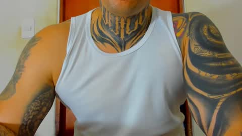 Snapshot of colombian_monster_cock chatting on October 2025 11:49:02 PM camilo online show from October 2025 11:49:02 PM