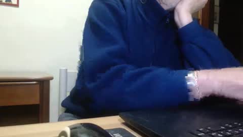 Snapshot of comemivuoi2 chatting on February 2026 09:20:02 PM comemivuoi2 online show from February 2026 09:20:02 PM