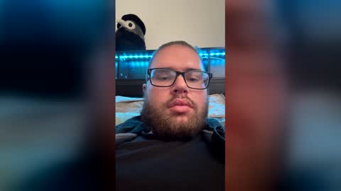 Snapshot of comfortable_bite chatting on December 2025 10:25:02 PM Comfortable bite online show from December 2025 10:25:02 PM