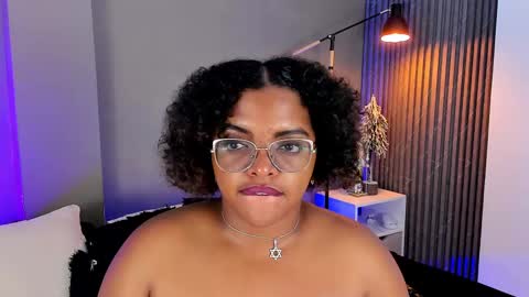 conielaurenth online show from December 2024 09:12:01 AM