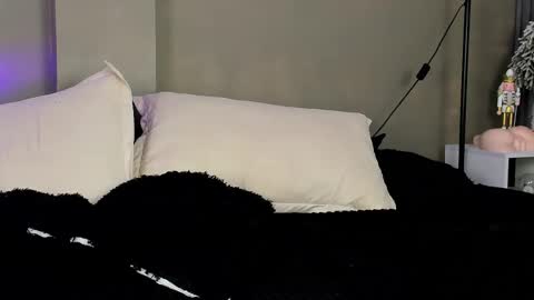 conielaurenth online show from December 2024 05:06:01 AM