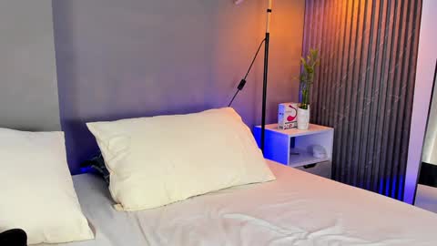 conielaurenth online show from January 2025 09:36:02 AM