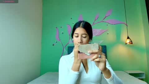 Snapshot of connie_bell chatting on October 2025 11:33:01 AM C O N N I E online show from October 2025 11:33:01 AM