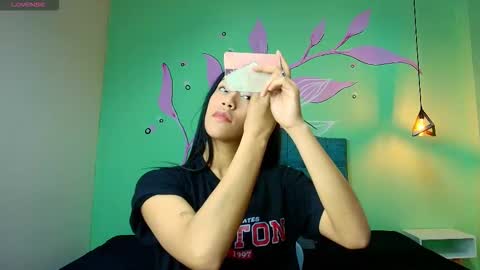 Snapshot of connie_bell chatting on November 2025 06:42:02 PM C O N N I E online show from November 2025 06:42:02 PM