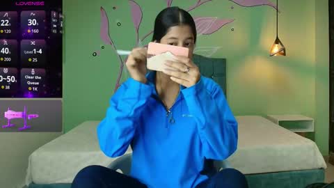 Snapshot of connie_bell chatting on November 2025 08:08:02 PM C O N N I E online show from November 2025 08:08:02 PM