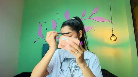 Snapshot of connie_bell chatting on November 2025 02:53:02 PM C O N N I E online show from November 2025 02:53:02 PM