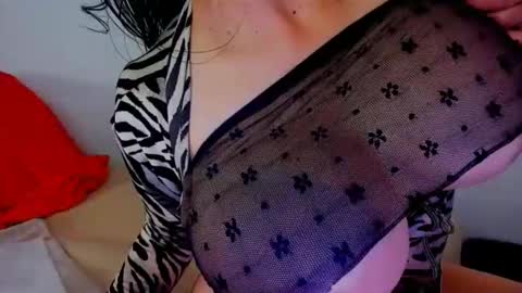Snapshot of connyhot69 chatting on January 2025 01:33:02 PM CONNY online show from January 2025 01:33:02 PM