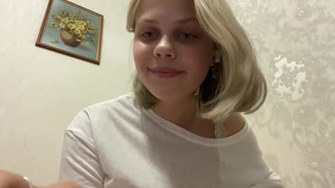 Snapshot of constancecovil chatting on February 2026 01:43:01 PM Viktorina online show from February 2026 01:43:01 PM