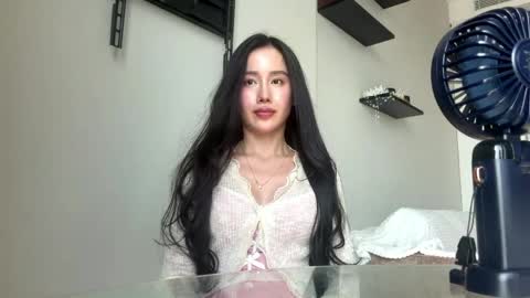 Snapshot of contessakiniry chatting on May 2026 01:28:01 PM Mila online show from May 2026 01:28:01 PM