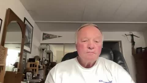 Snapshot of cookoosnest chatting on May 2026 05:04:01 AM cookoosnest online show from May 2026 05:04:01 AM