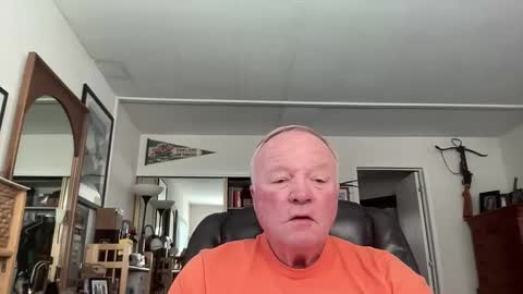 Snapshot of cookoosnest chatting on May 2026 04:36:01 PM cookoosnest online show from May 2026 04:36:01 PM