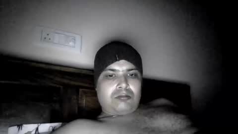 Snapshot of cool_breeze09 chatting on October 2025 06:32:01 PM Cool Breeze09 online show from October 2025 06:32:01 PM