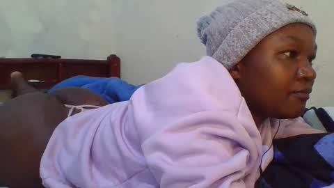 coolgirl001 online show from February 2026 07:01:02 PM