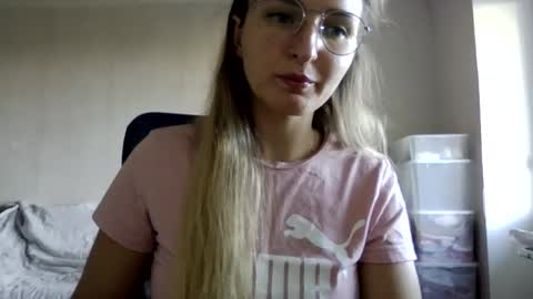 Snapshot of cora_fora chatting on September 2025 02:28:01 PM cora_fora online show from September 2025 02:28:01 PM
