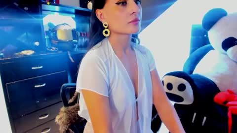 Coral  online show from February 2025 06:08:02 PM