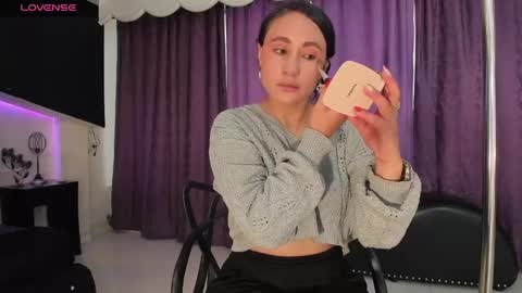 Snapshot of coral_gibson chatting on April 2026 12:23:01 PM Coral online show from April 2026 12:23:01 PM