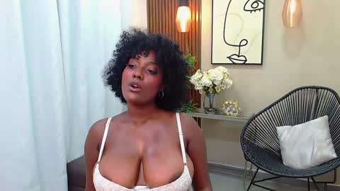 Snapshot of coral_lise chatting on March 2025 02:18:01 PM Coral online show from March 2025 02:18:01 PM