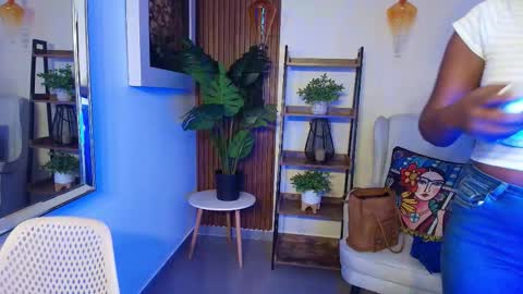 Snapshot of coral_lise chatting on September 2025 11:12:02 AM Coral online show from September 2025 11:12:02 AM