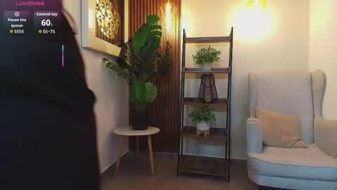 Snapshot of coral_lise chatting on September 2025 11:03:01 AM Coral online show from September 2025 11:03:01 AM
