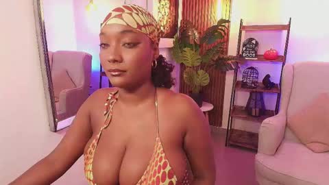 Snapshot of coral_lise chatting on October 2025 01:35:02 PM Coral online show from October 2025 01:35:02 PM