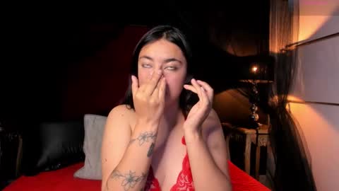 Snapshot of coralfox__ chatting on November 2025 01:32:02 PM Coral online show from November 2025 01:32:02 PM