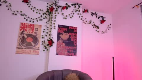Snapshot of coraliebronson chatting on June 2026 12:25:01 AM Coralie Bronson online show from June 2026 12:25:01 AM