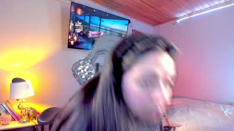 Snapshot of coraline_latin chatting on January 2025 10:44:01 PM Coraline online show from January 2025 10:44:01 PM