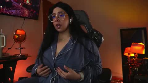 Snapshot of coraline_latin chatting on October 2025 04:17:01 PM Coraline online show from October 2025 04:17:01 PM